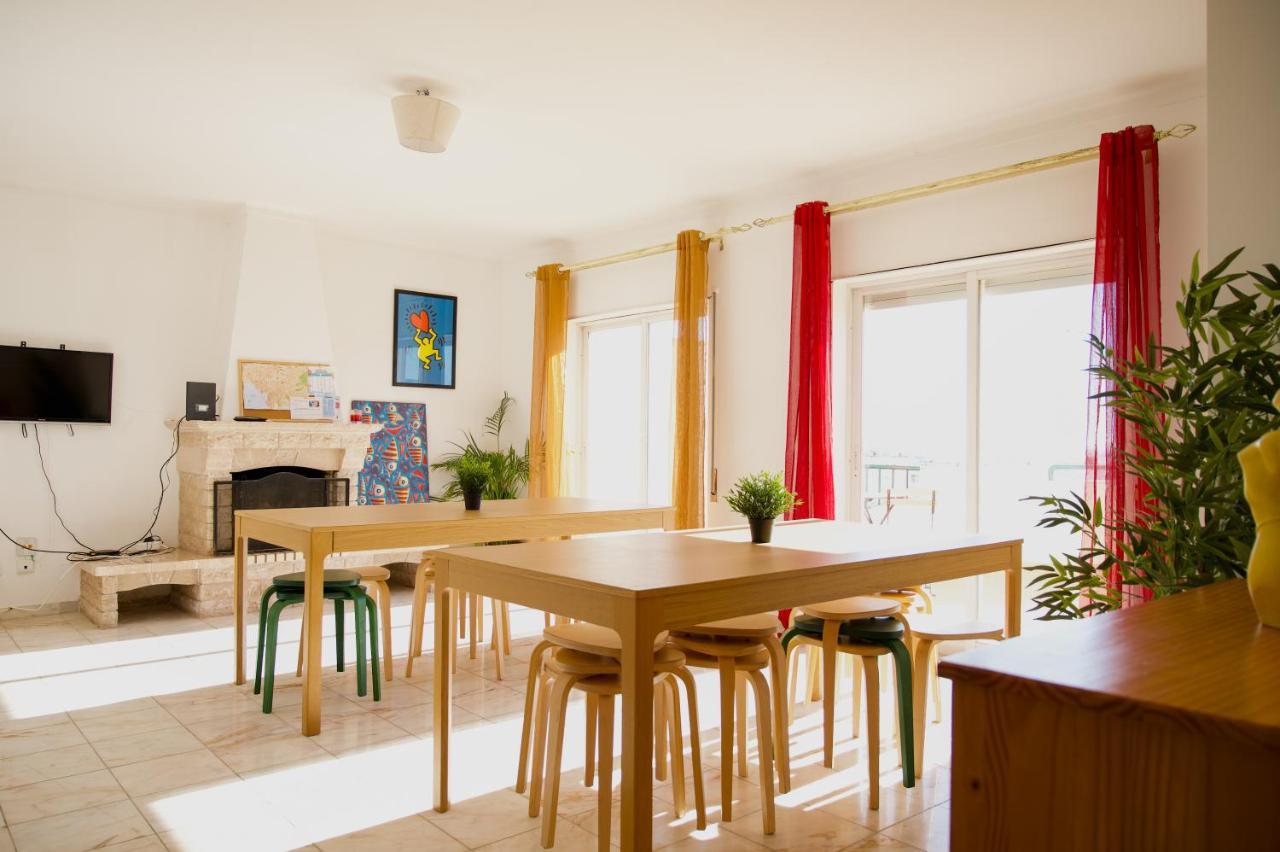 Wakeup Triplex House Hostel ฟารู ภายนอก รูปภาพ