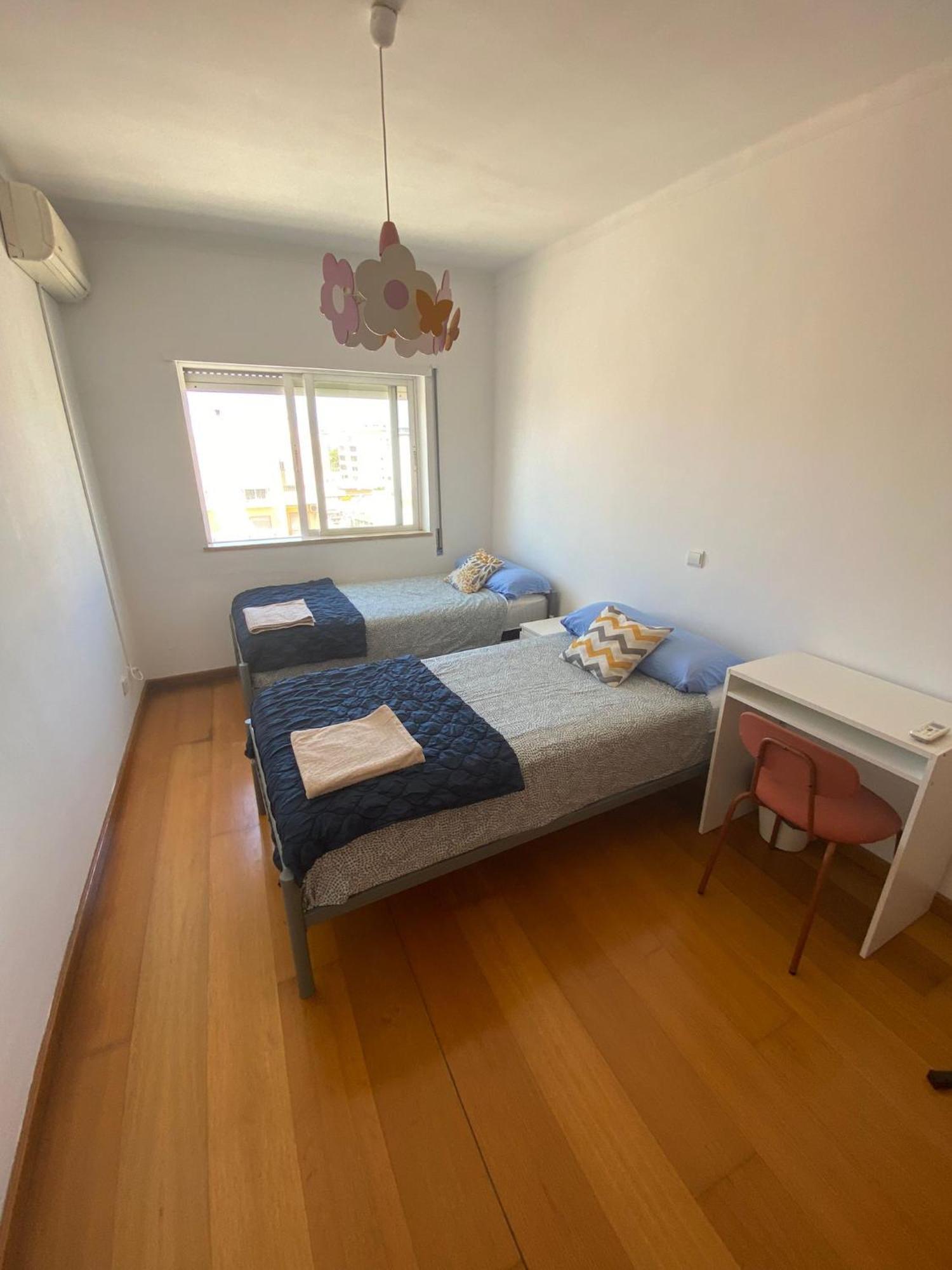 Wakeup Triplex House Hostel ฟารู ภายนอก รูปภาพ