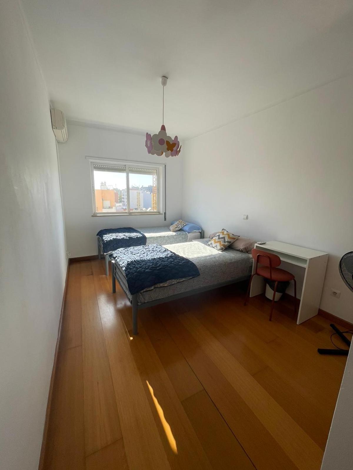 Wakeup Triplex House Hostel ฟารู ภายนอก รูปภาพ