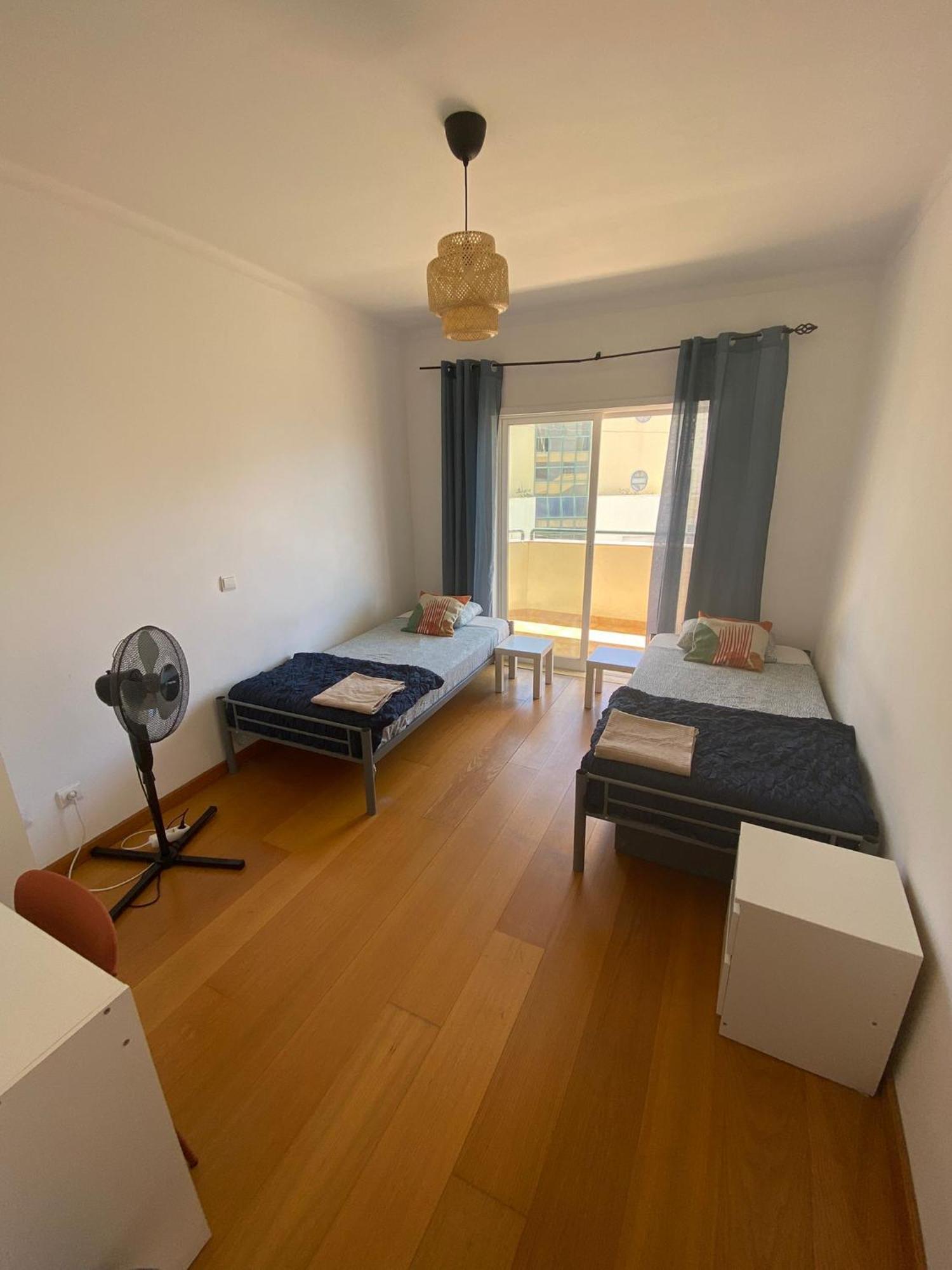 Wakeup Triplex House Hostel ฟารู ภายนอก รูปภาพ