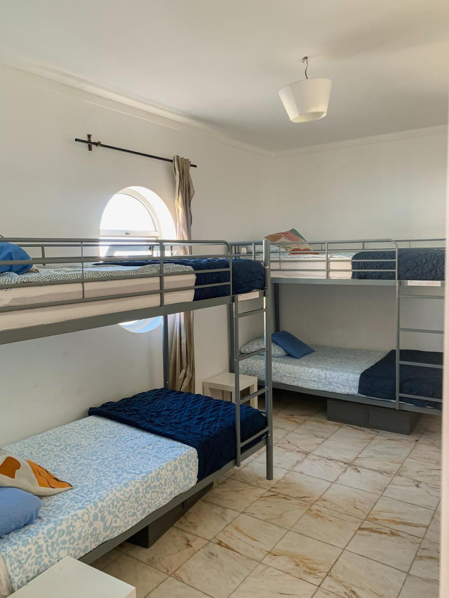 Wakeup Triplex House Hostel ฟารู ภายนอก รูปภาพ